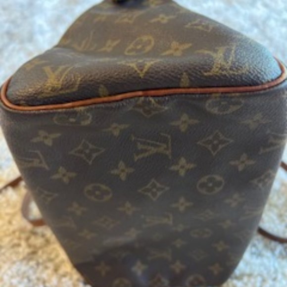 Authentic Louis Vuitton Speedy 30 Monogram - Picture 4 of 9